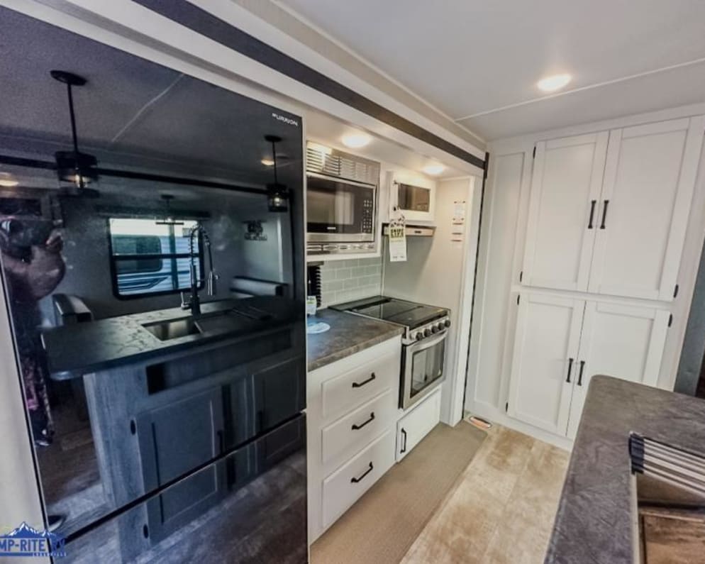 2024 Puma 32BH2B  by Palomino for rent in 32830