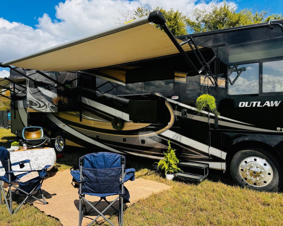 2020 Thor Outlaw Class A for rent in JARRELL Texas