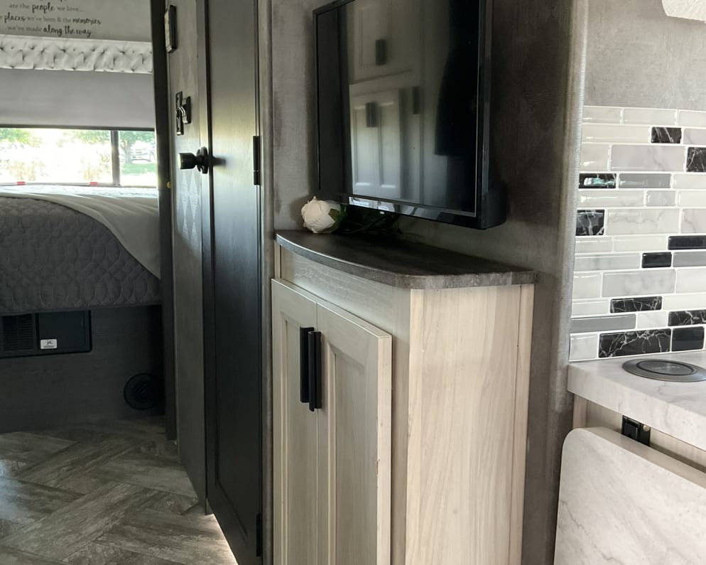 2022 Sunseeker LE  by Forest River for rent in 44875