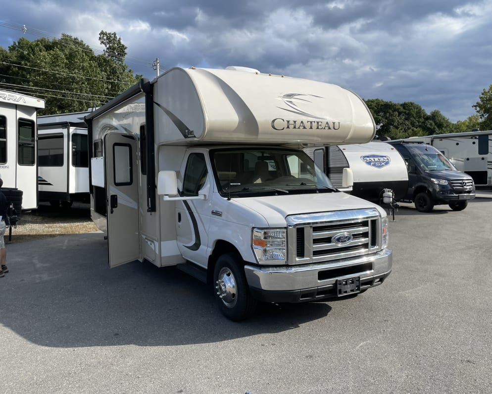 2018 Thor Chateau Class C for rent in Haverhill Massachusetts