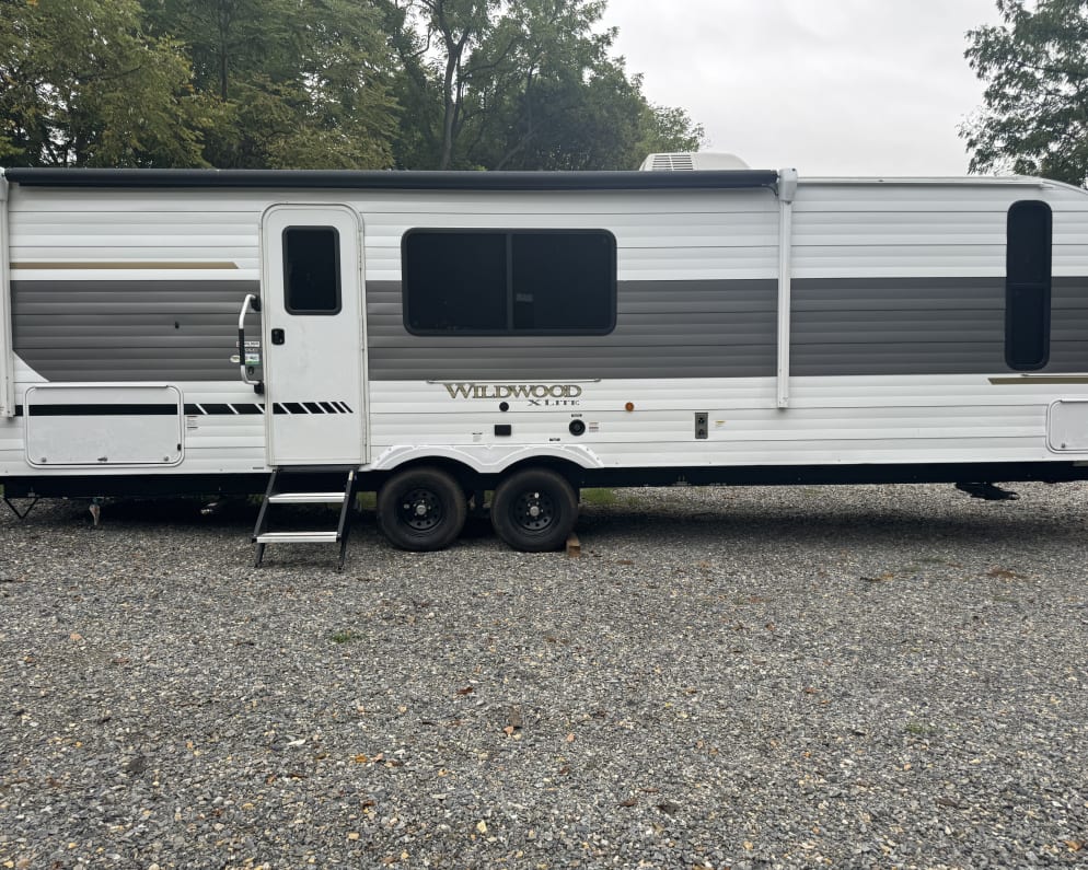 2025 4x4twdb22s7379119 Wildwood x lite 26 ice