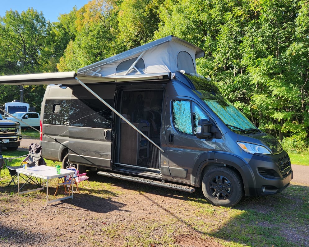 2024 Airstream Rangeline
