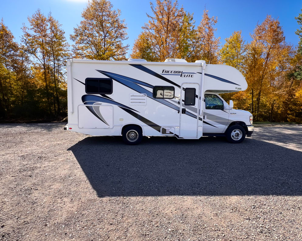 2022 Thor Freedom Elite available for rent in Buffalo Minnesota