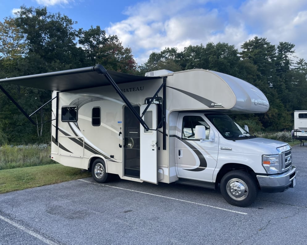2018 Thor Chateau available for rent in Haverhill Massachusetts