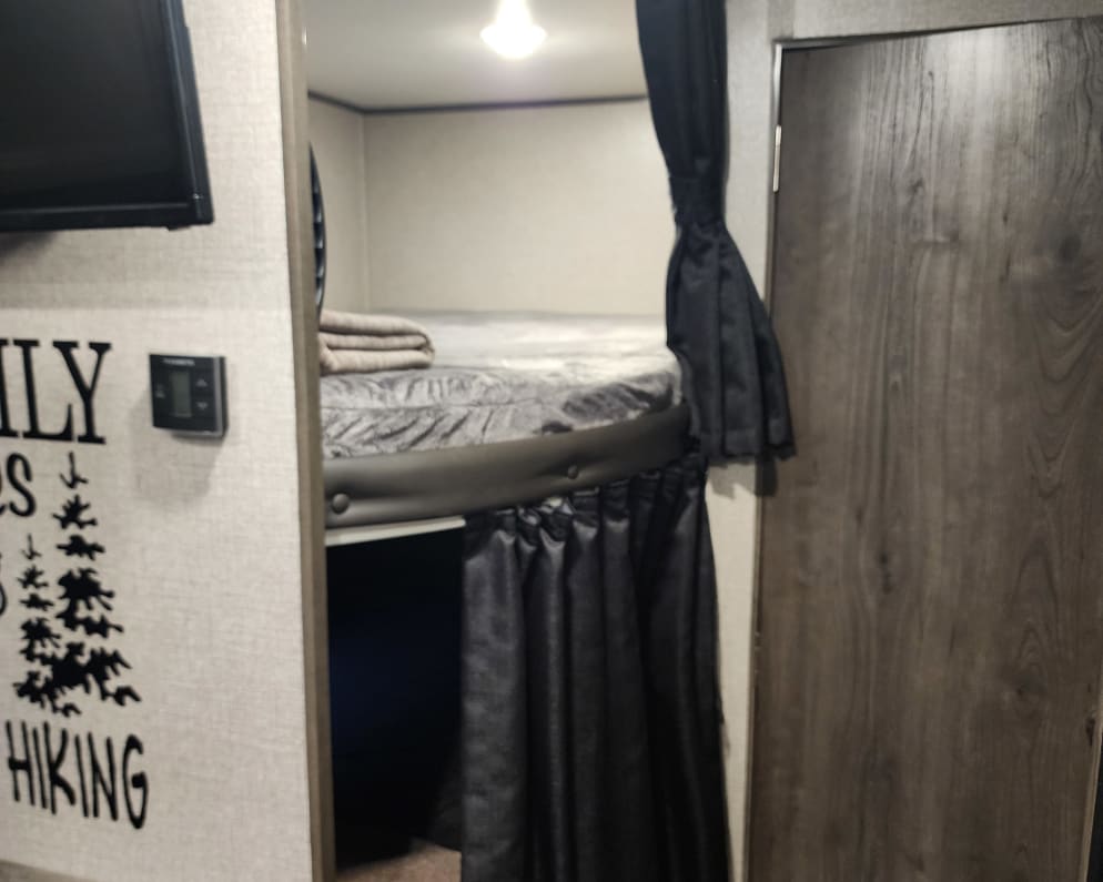2020 Jayco Jay Flight SLX Rocky Mountain Edition Travel Trailer for rent in Adelanto California