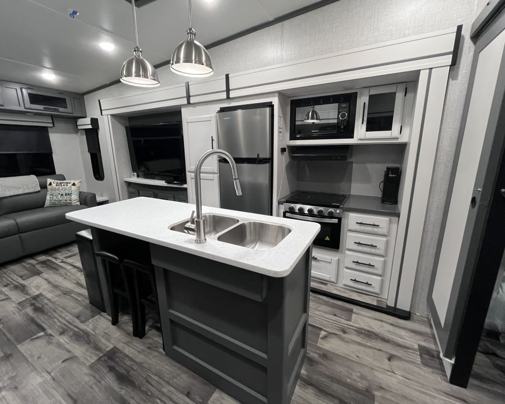 Fifth Wheel RV for Rent in Garner, North Carolina