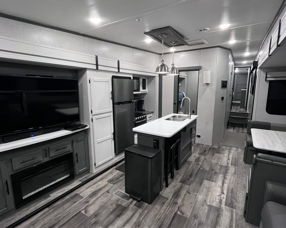 Fifth Wheel RV for Rent in Garner, North Carolina