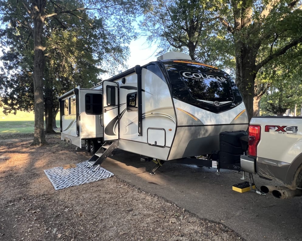 Travel Trailer RV for Rent in Byhalia, Mississippi