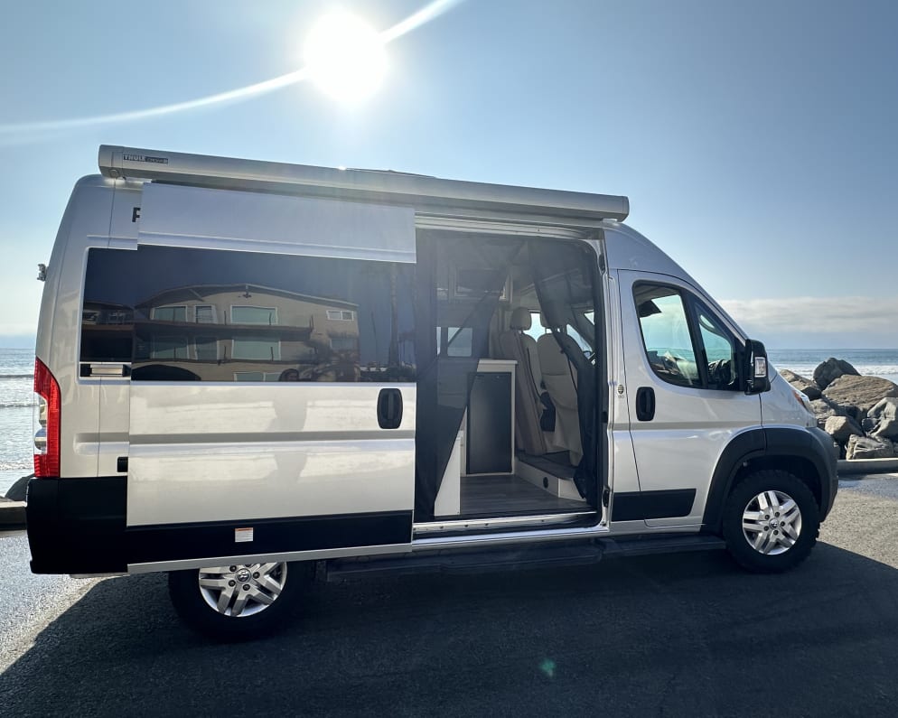 Class B RV for Rent in Encinitas, California