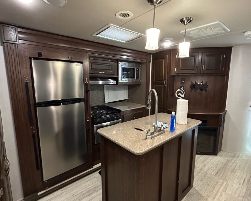 2018 Palomino Solaire available for rent in Mooresville North Carolina