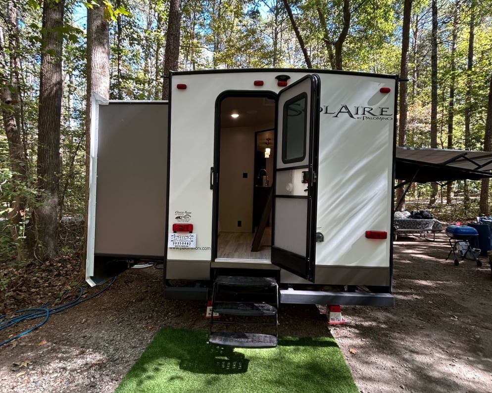 2018 Solaire  by Palomino for rent in 28115