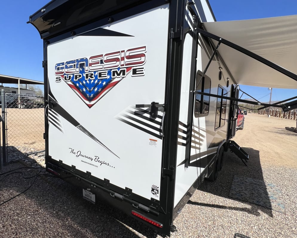 2022 Genesis Supreme Rv Genesis Supreme Toy Hauler for rent in Corona de Tucson Arizona