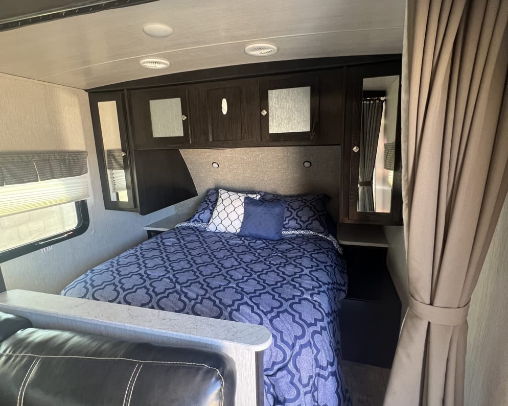 Travel Trailer RV for Rent in Vail, Arizona