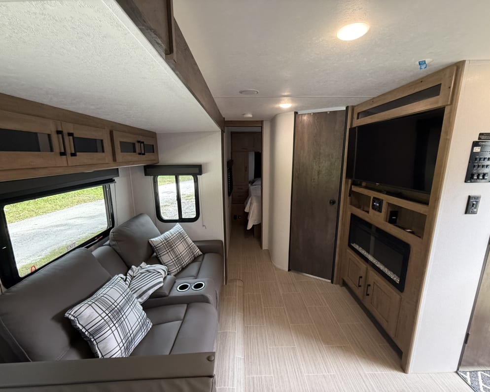 2024 Express  by Coachmen for rent in 32904