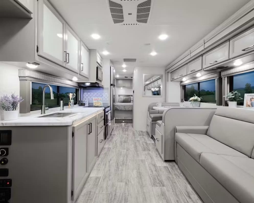 2024 Thor Chateau Class C for rent in Willis Texas