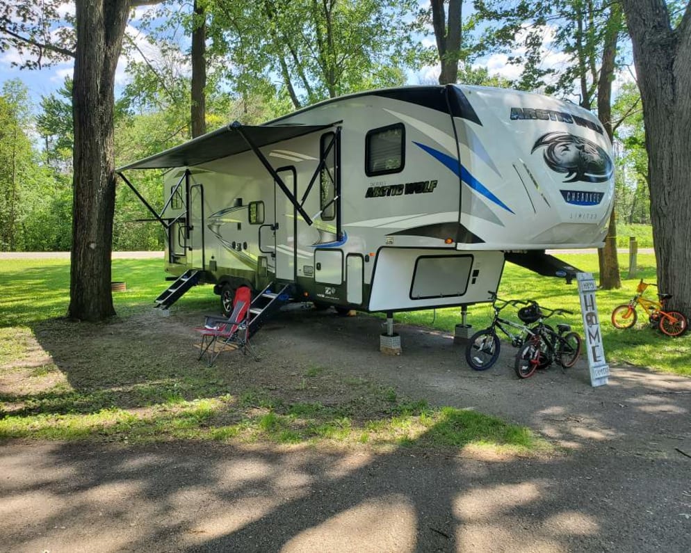 2019 Forest River Cherokee Arctic Wolf Fifth Wheel for rent in New Holstein Wisconsin