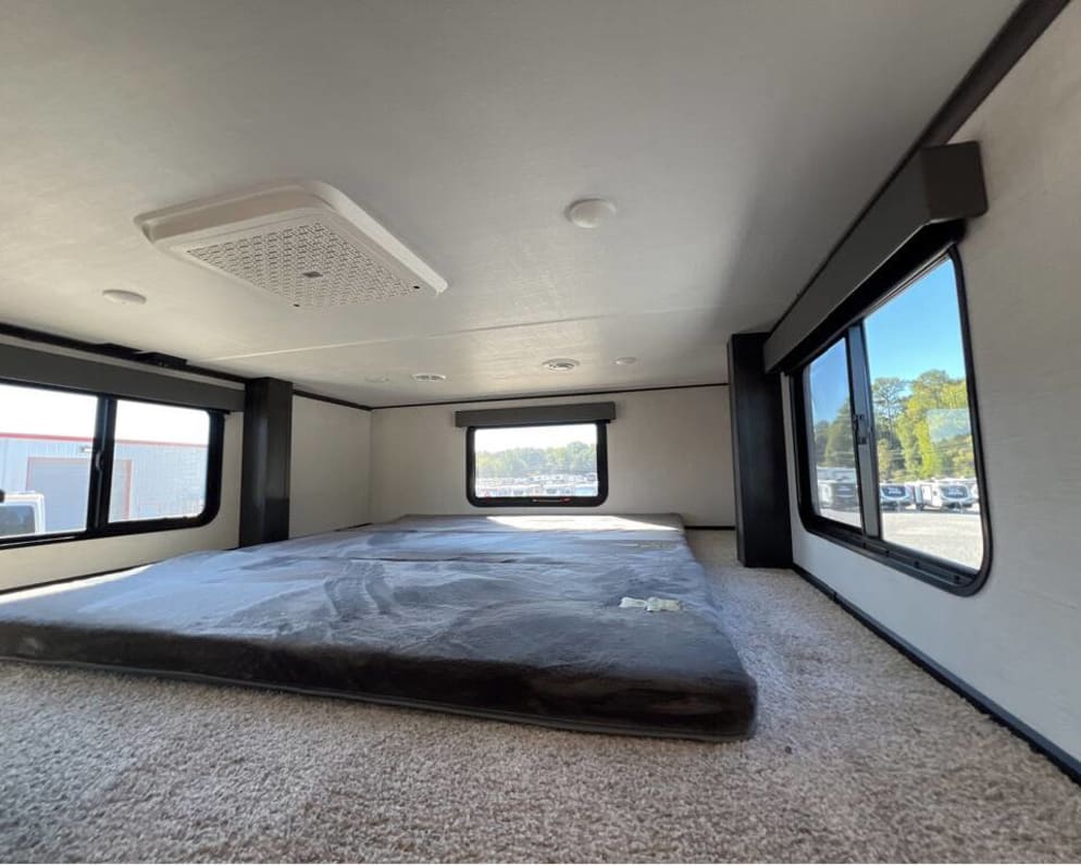 2025 Alpine  by Keystone for rent in 29588