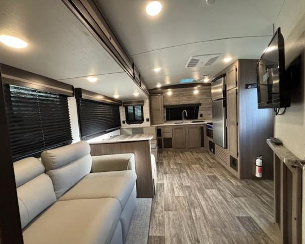 2022 Sunset Trail Super Lite  by Crossroads for rent in 33567