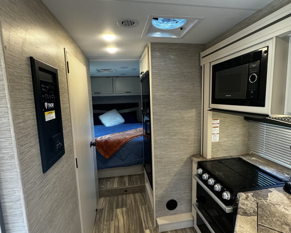 2022 Thor Motor Coach Four Winds Class C for rent in Terrebonne Oregon