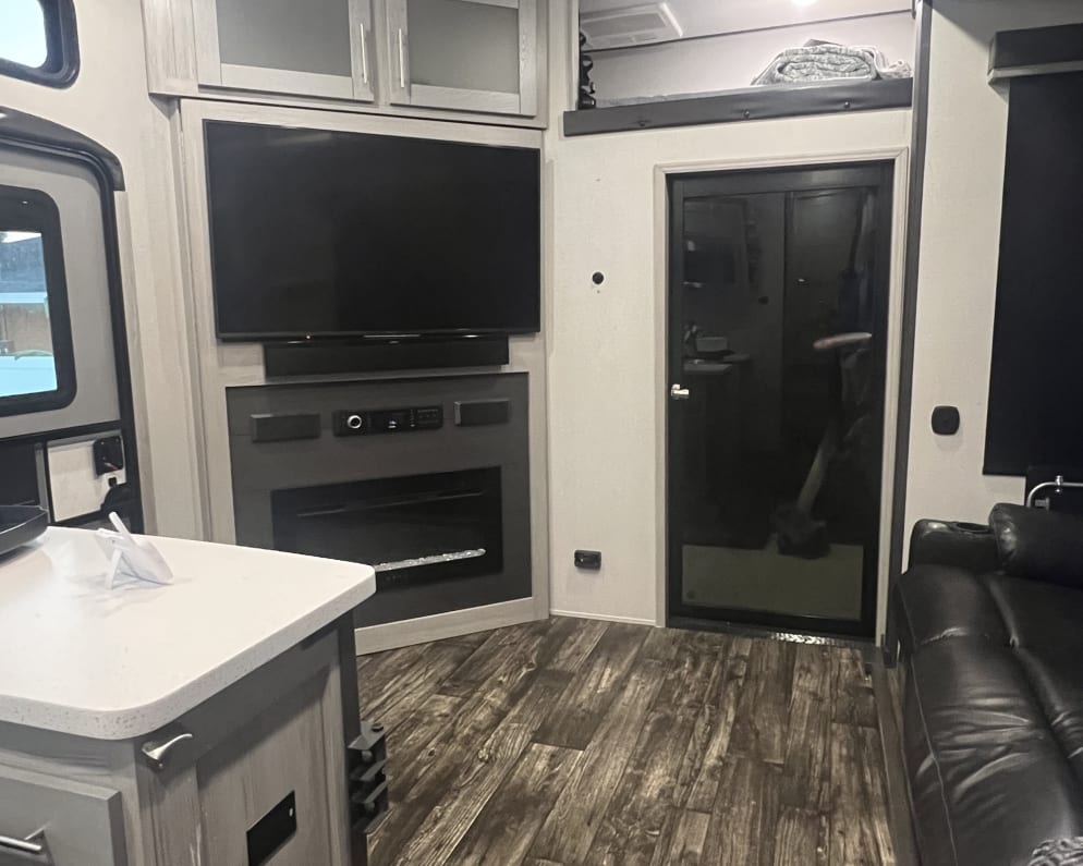 2021 Keystone RV Fuzion Toy Hauler Fifth Wheel for rent in Greer South Carolina