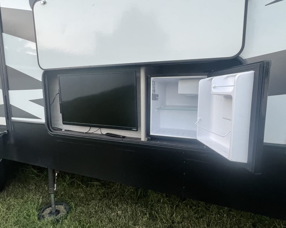 2021 Fuzion Toy Hauler  by Keystone RV for rent in 29650