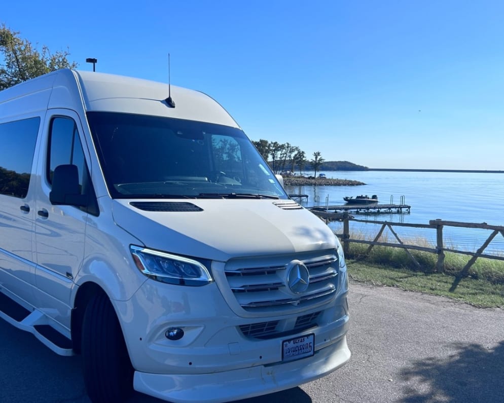2024 Midwest Automotive Designs Luxe Cruiser