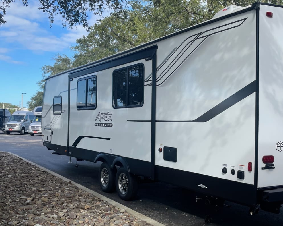 2025 Coachmen APEX 284BHSS available for rent in Winter Garden Florida