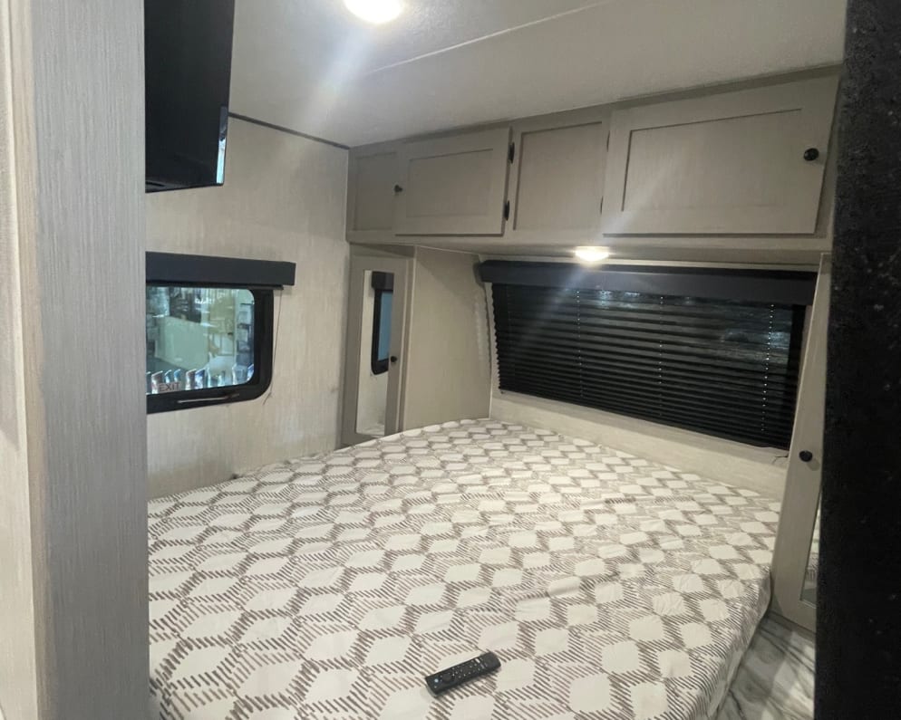 2025 Coachmen APEX 245 BHS