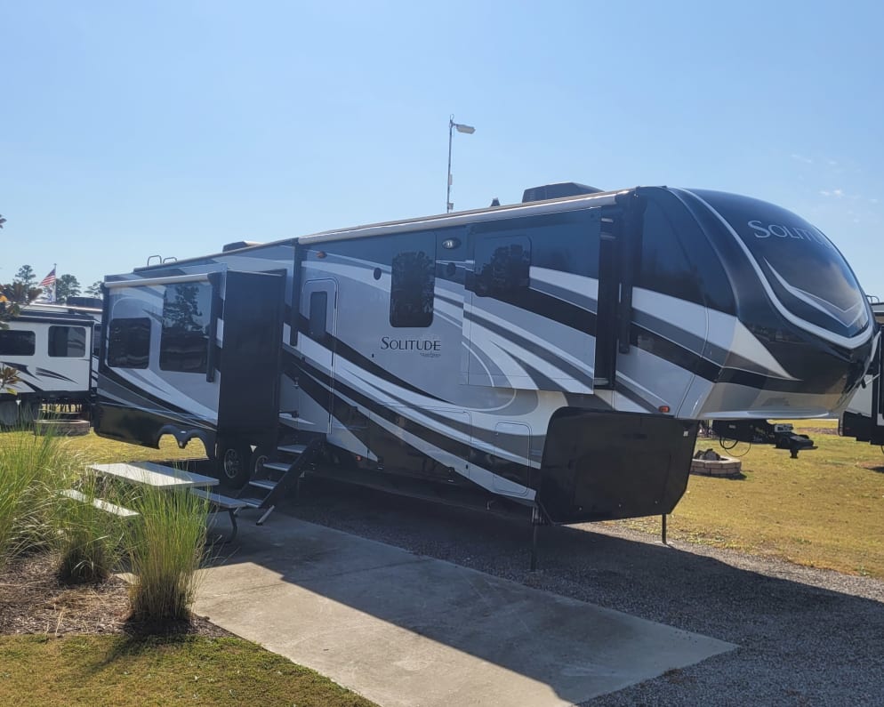 2019 Grand Design Solitude Fifth Wheel for rent in Myrtle Beach South Carolina