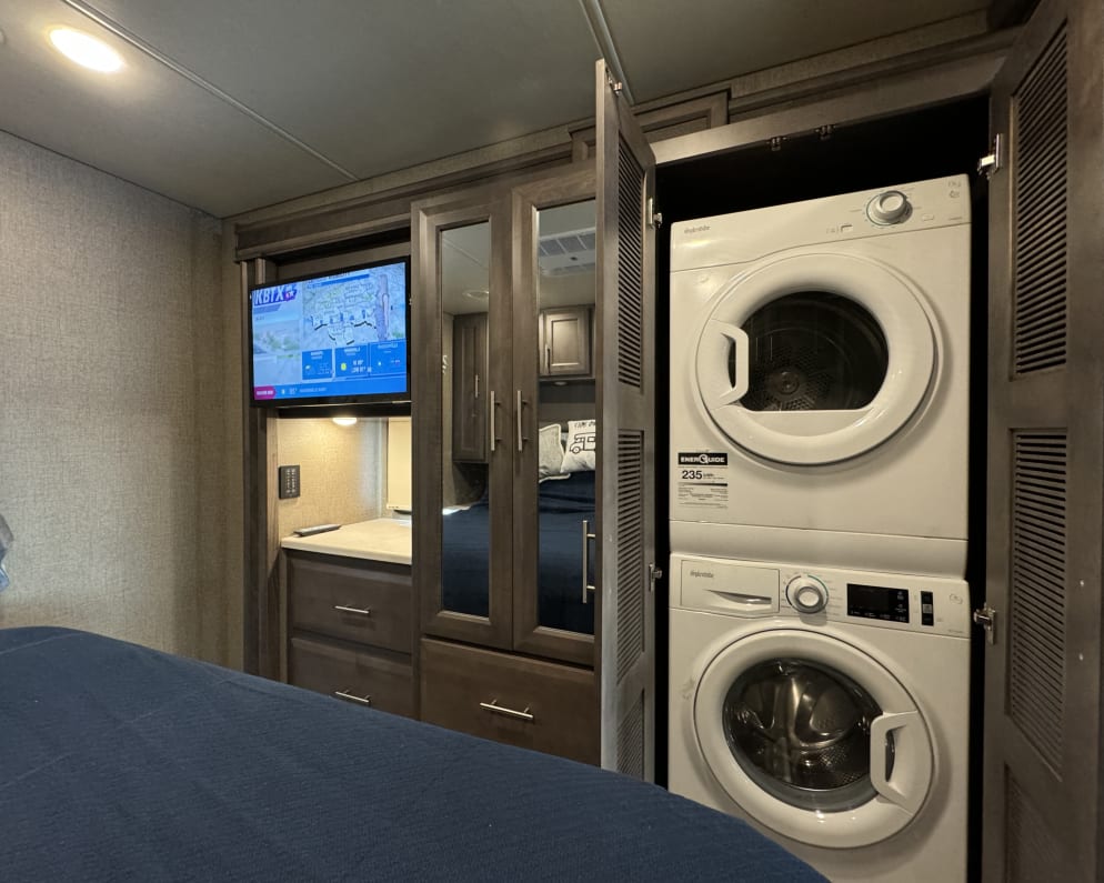 2022 Thor Motor Coach Miramar