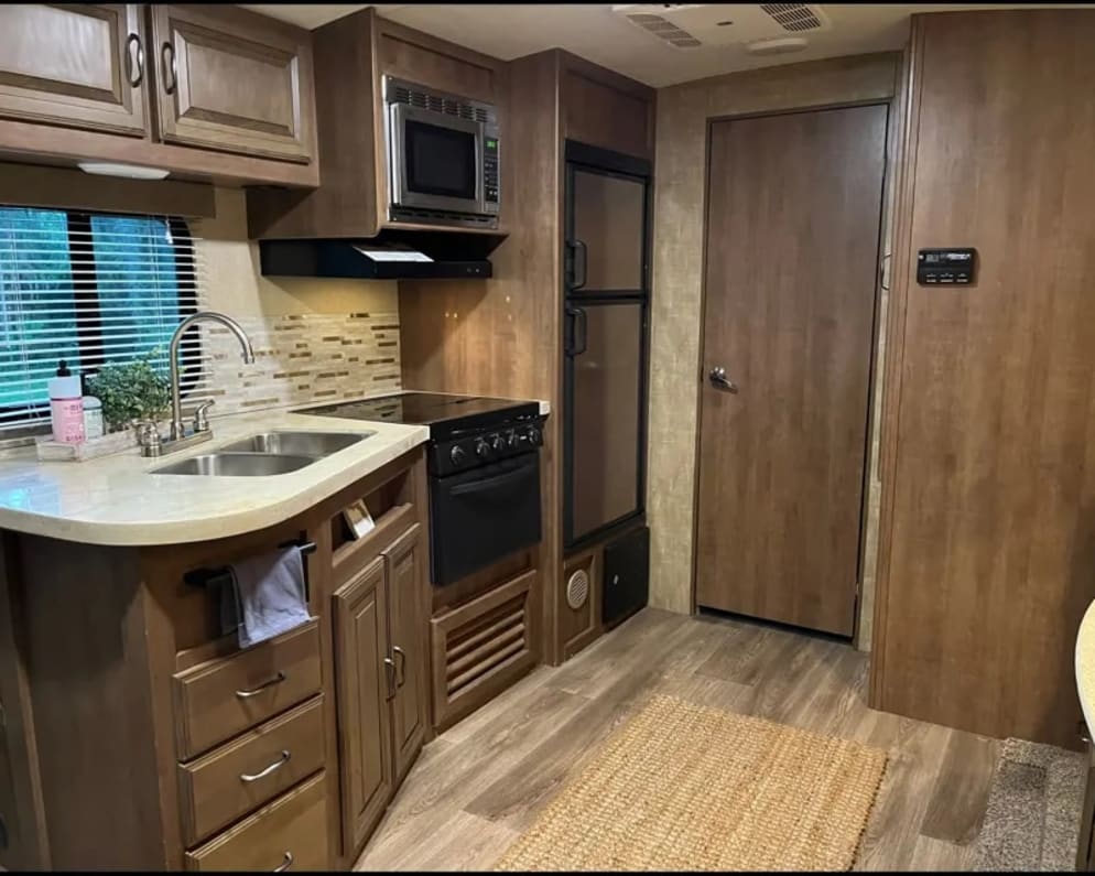 2016 Cruiser RV Fun Finder Xtreme Lite available for rent in Eustis Florida