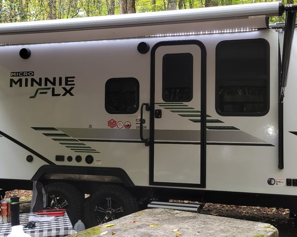2022 Winnebago Industries Towables FLX 2108DS