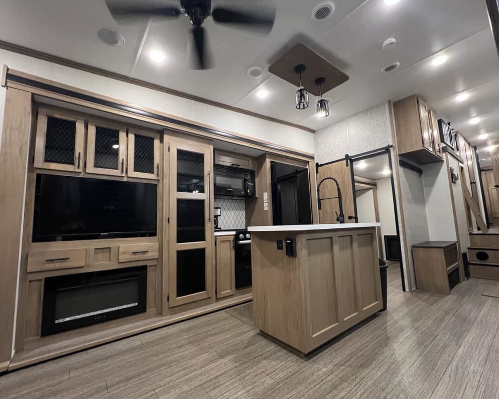 2023 Forest River Sabre Fifth Wheel for rent in Brooksville Florida