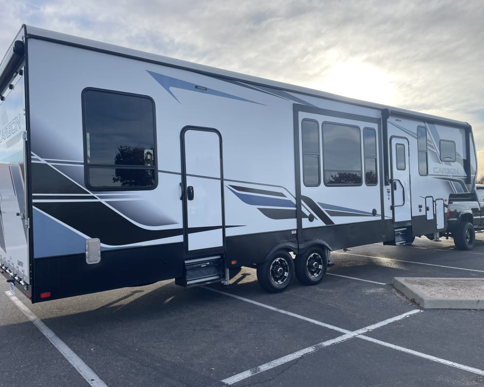 2021 Keystone Carbon Toy Hauler for rent in Manteca California