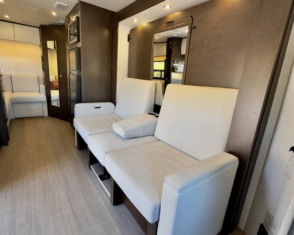 2022 Leisure Travel Vans Unity Class C for rent in Surprise Arizona