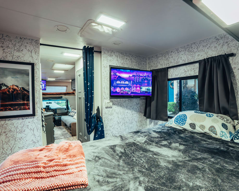 2011 Four Winds Four Winds Motorhome available for rent in Longs South Carolina