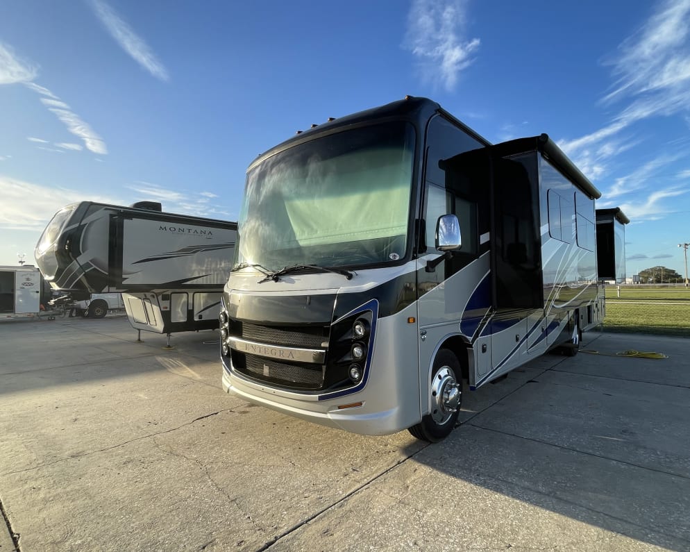 2022 Entegra Coach Vision XL