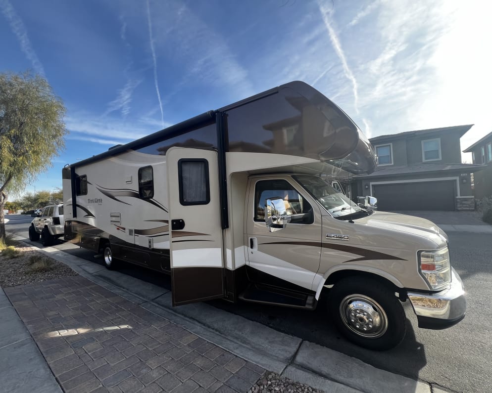 2015 Winnebago Minnie Winnie Premier available for rent in Henderson Nevada
