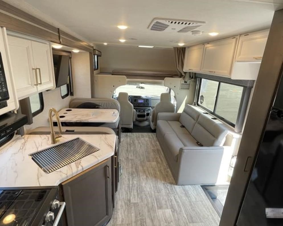 2024 Thor Motor Coach Chateau