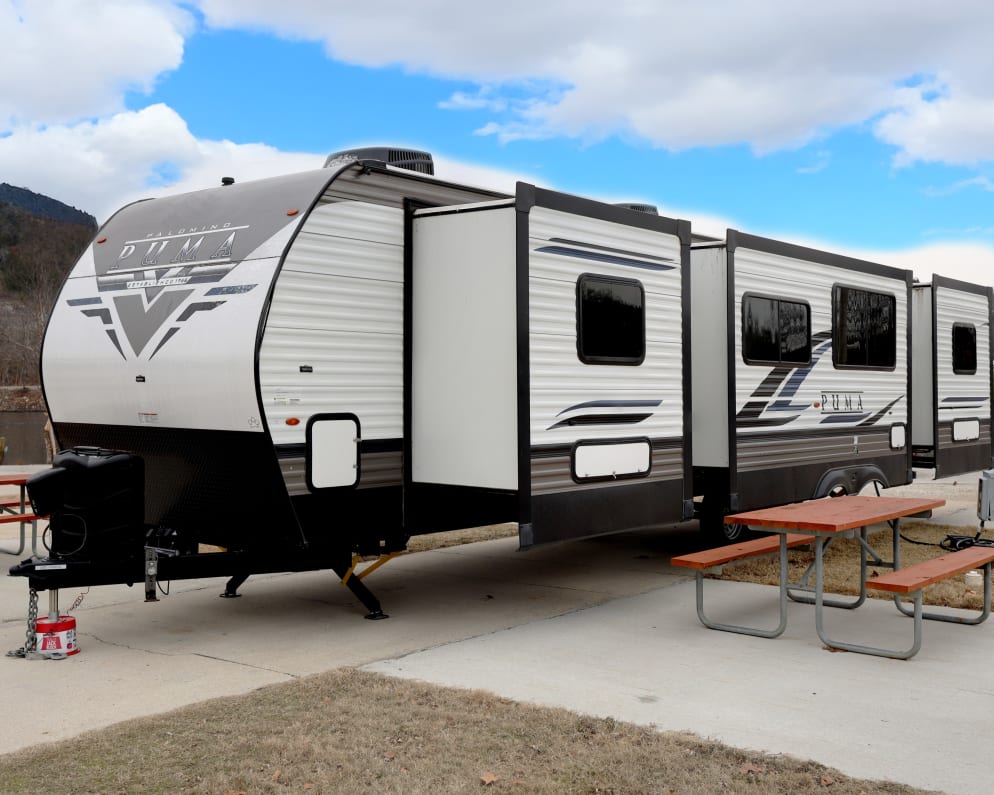 2022 Palomino Puma 32RBFQ2 Travel Trailer for rent in Ozark Missouri