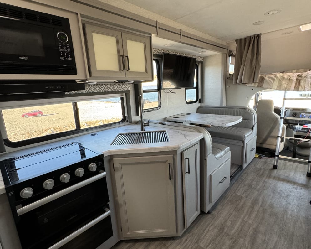 2024 Thor Coleman Class C for rent in Glendale Arizona