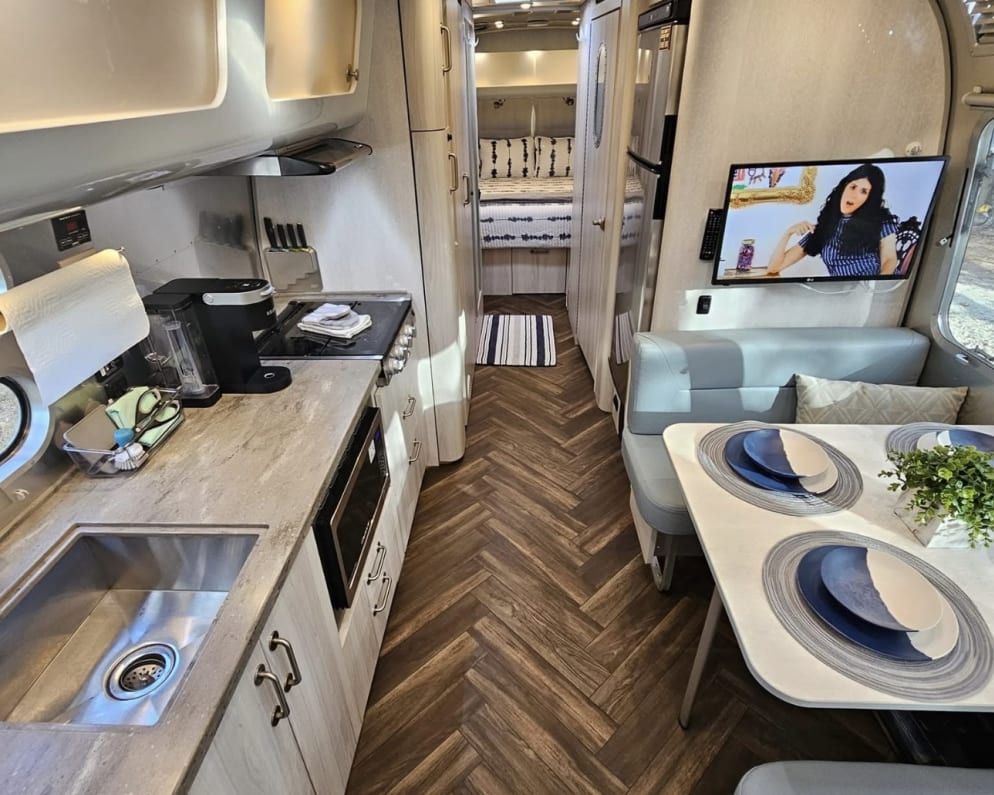 2022 Airstream International available for rent in Ocala Florida