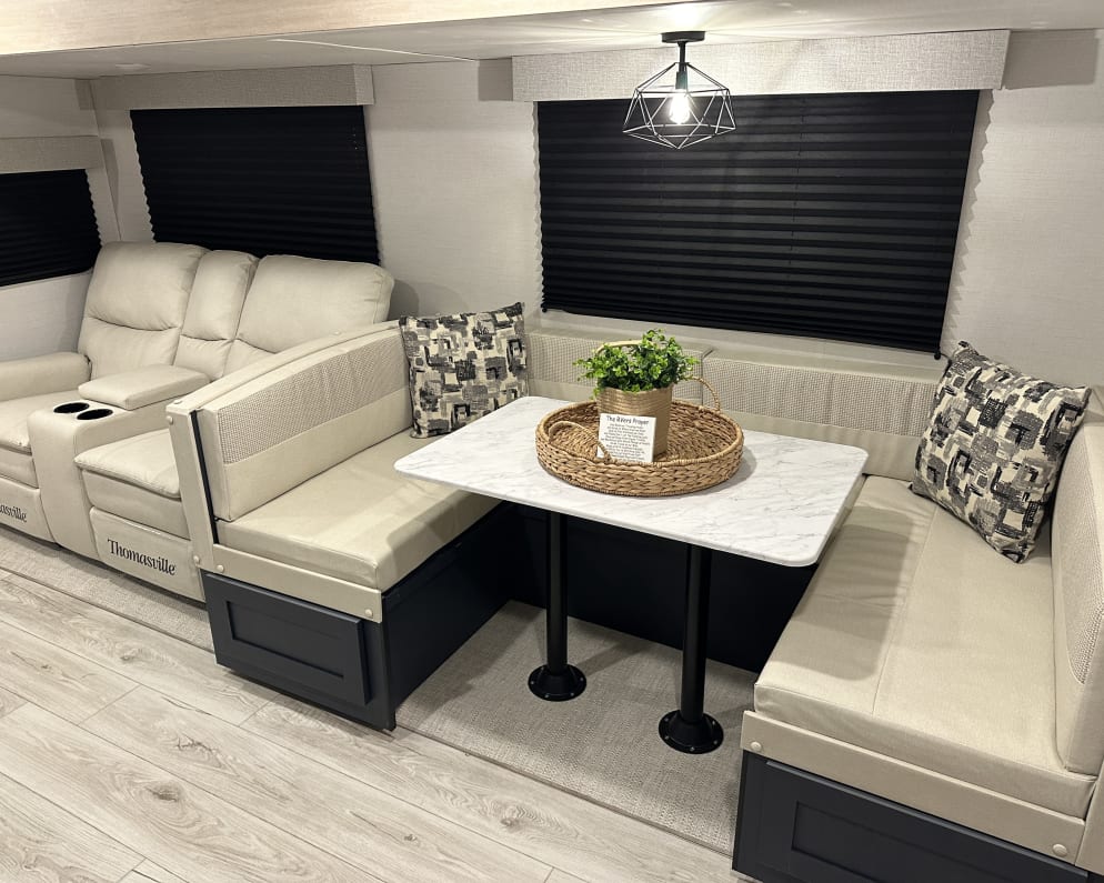 2024 Prime Time Avenger 27DBS available for rent in Liberty Hill Texas