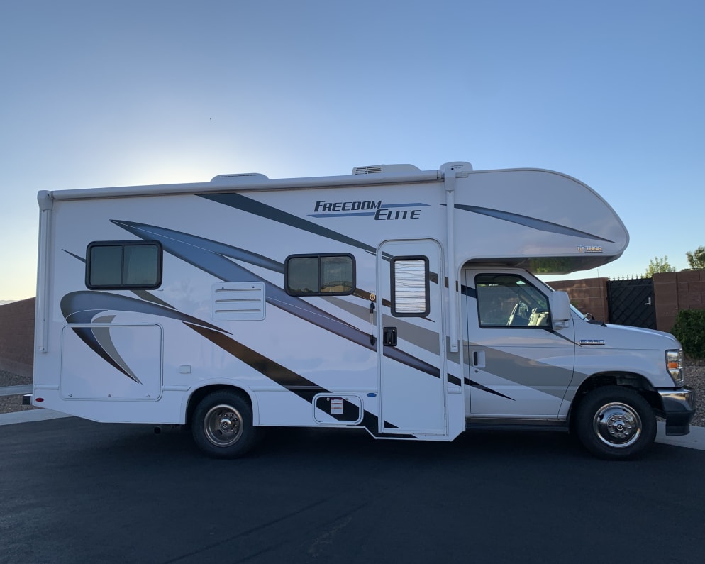 2022 Thor Motor Coach Freedom Elite