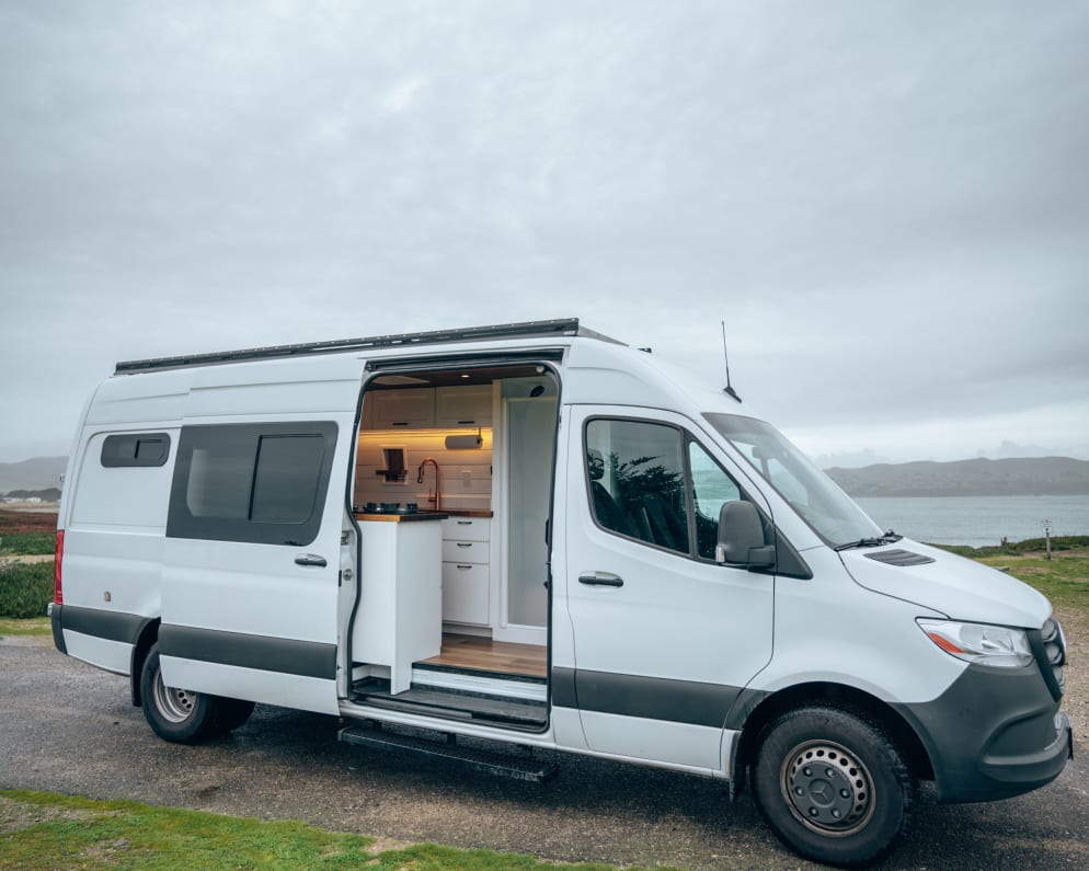2023 Class B RV for Rent in Rancho Cordova, California - RVUSA.com