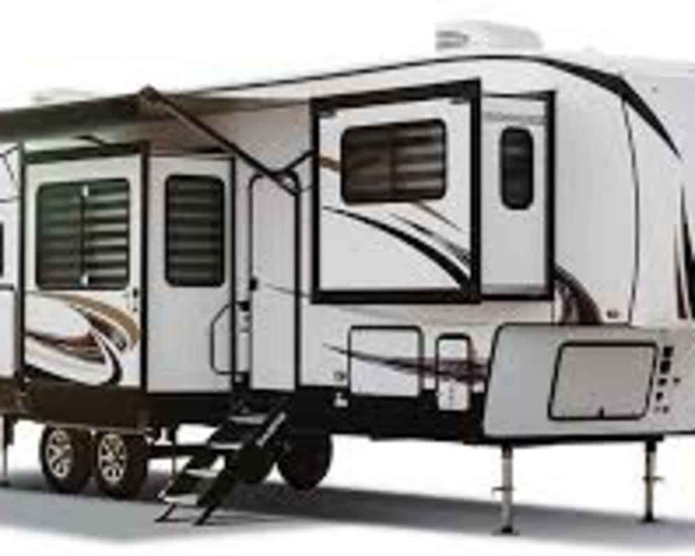 2023 Forest River Sabre Fifth Wheel for rent in Myakka City Florida