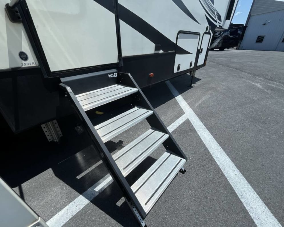 2019 Alpine  by Keystone for rent in 29588