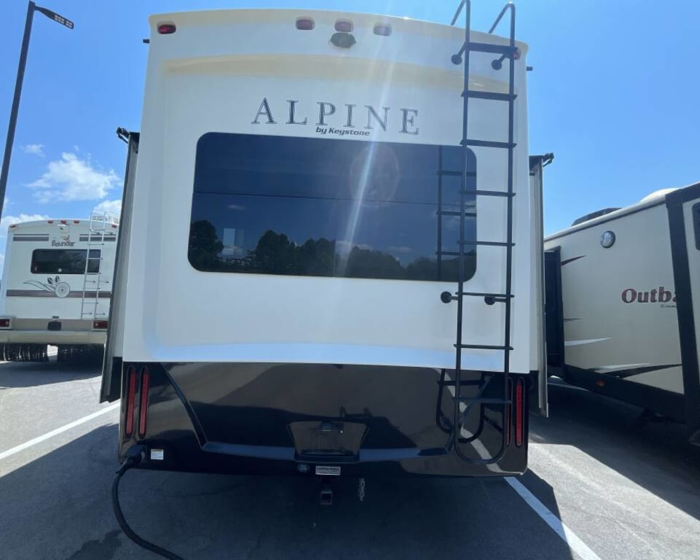 2019 Keystone Alpine Fifth Wheel for rent in Myrtle Beach South Carolina