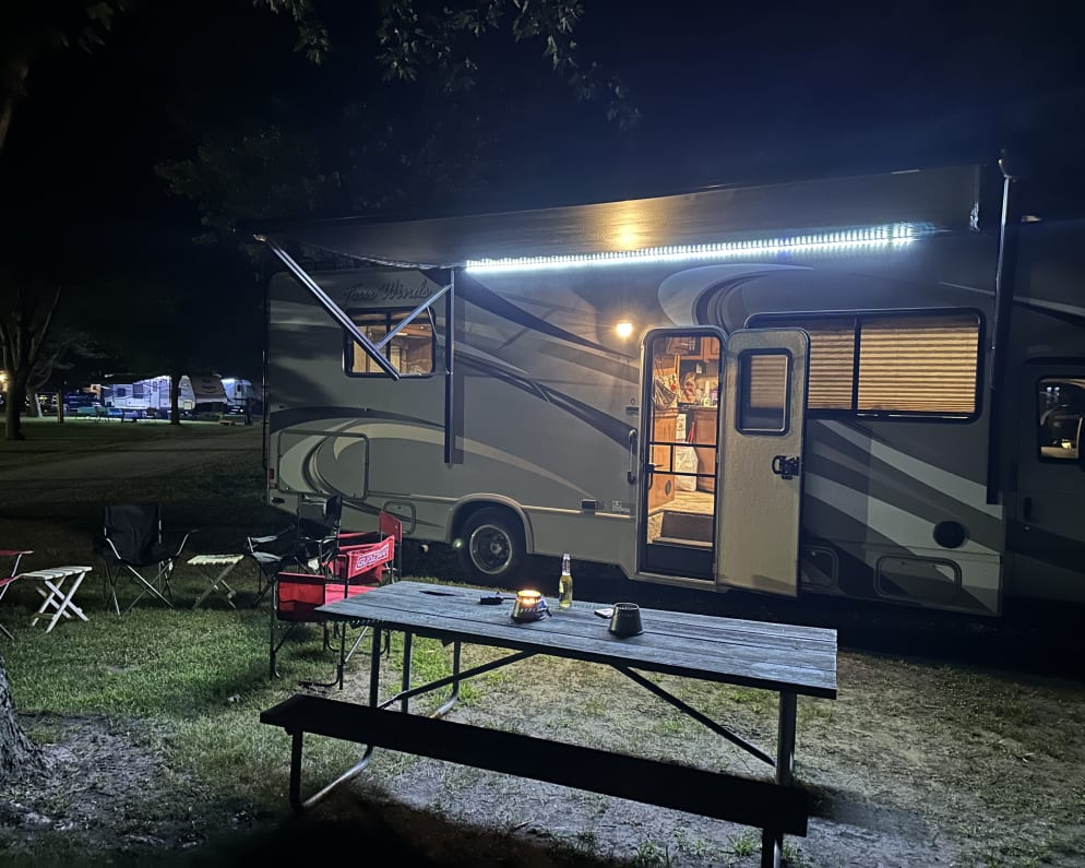 2015 Thor Four Winds available for rent in Plainfield Illinois