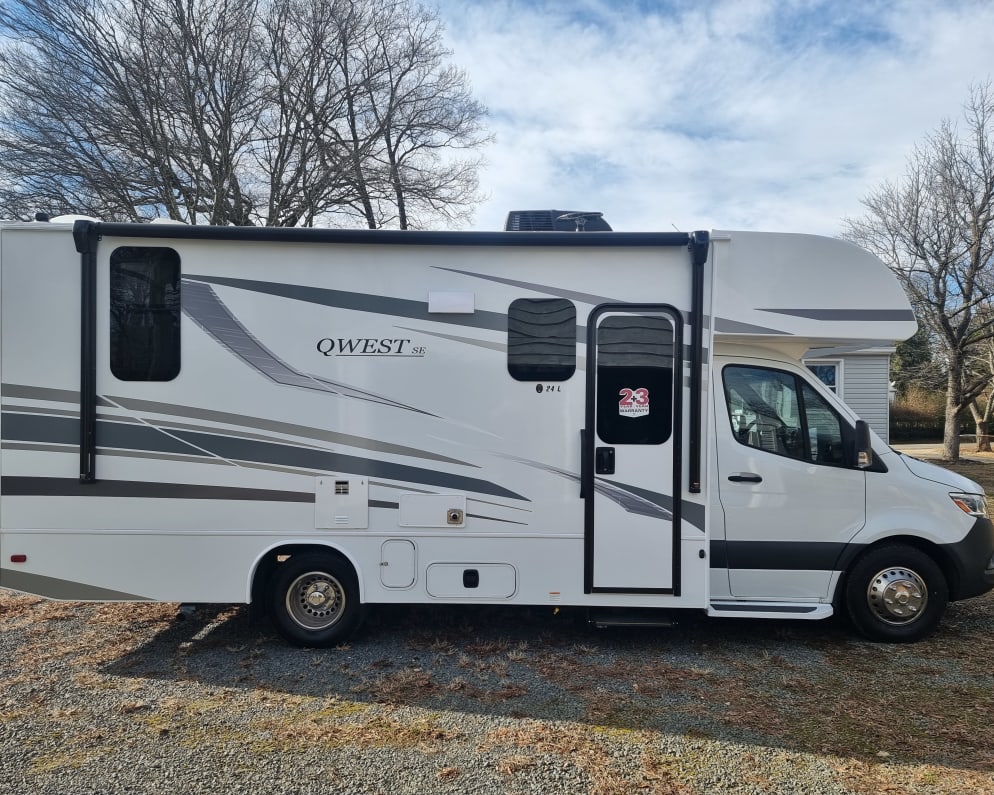 2025 Entegra Qwest SE 2025 Qwest 2025 Mercdes-Benz available for rent in Alexandria Virginia